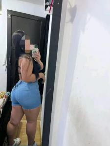 695812287: Chica busca chico en Toledo