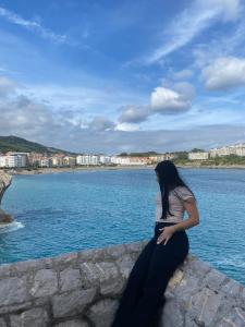 612593923: Chica busca chico en Cantabria