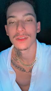 743030468: Chico busca chica en Valencia