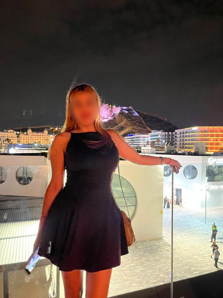 634109892: Chica busca chico en La Coruña