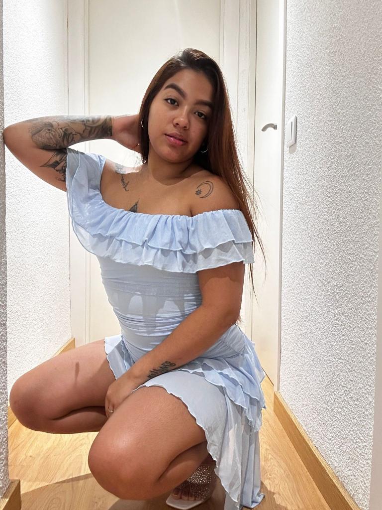 617748069: Chica busca chico en Barcelona