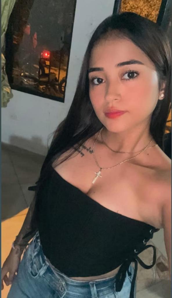 611075446: Chica busca chico en Cádiz