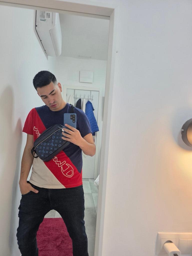 600204704: Chico busca chica en Madrid