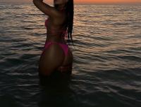 697746549: Chica busca chico en Barcelona