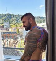 624351648: Chico busca chica en Barcelona