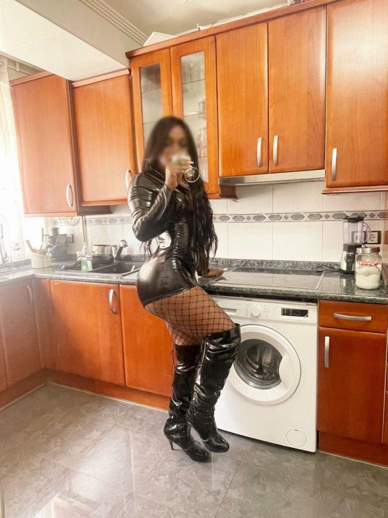 641387047: Chica busca chico en Cádiz