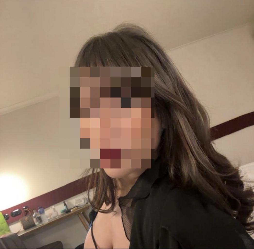 607828044: Chica busca chico en Málaga