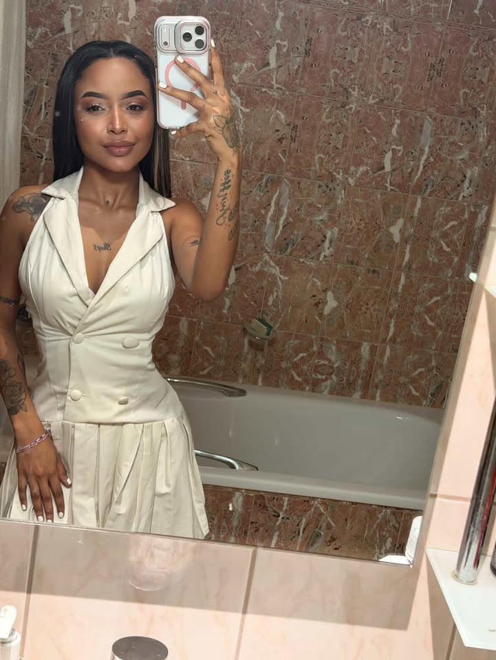 695498521: Chica busca chico en Valencia