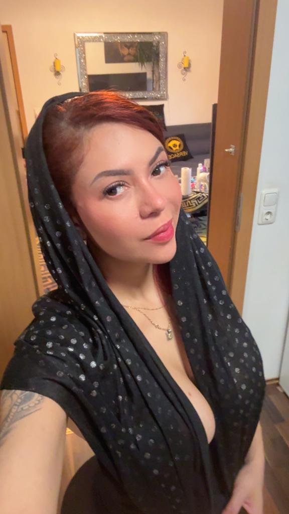 Chica busca chico en Ibiza: 
