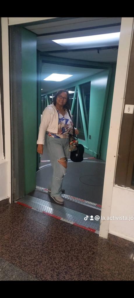 611214295: Chica busca chico en Sevilla
