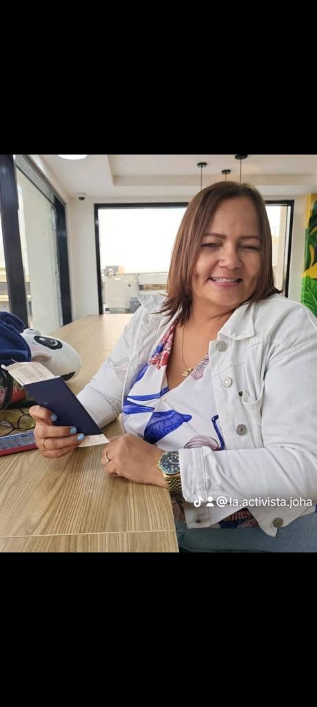 611214295: Chica busca chico en Sevilla