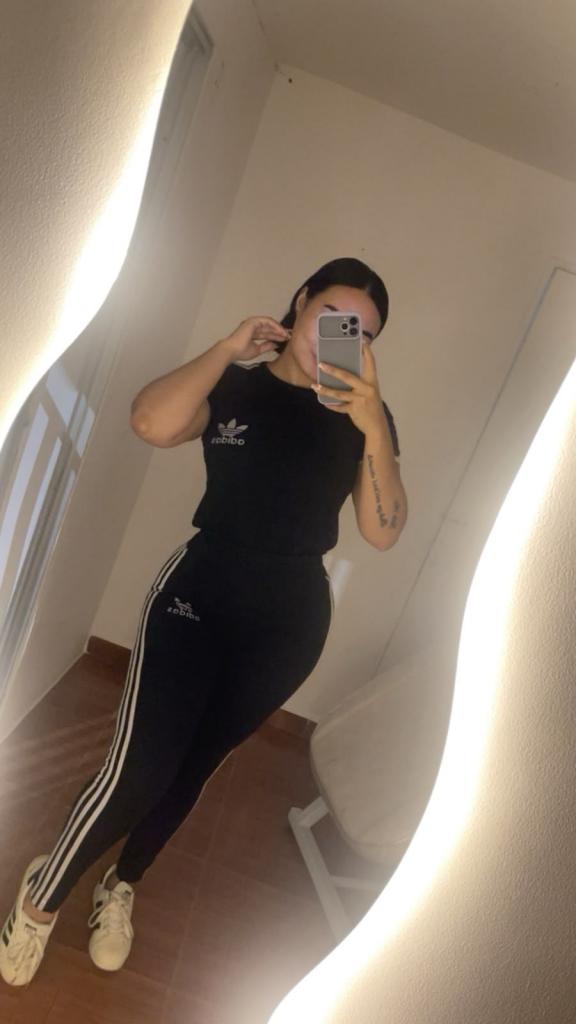677164407: Chica busca chico en Valencia