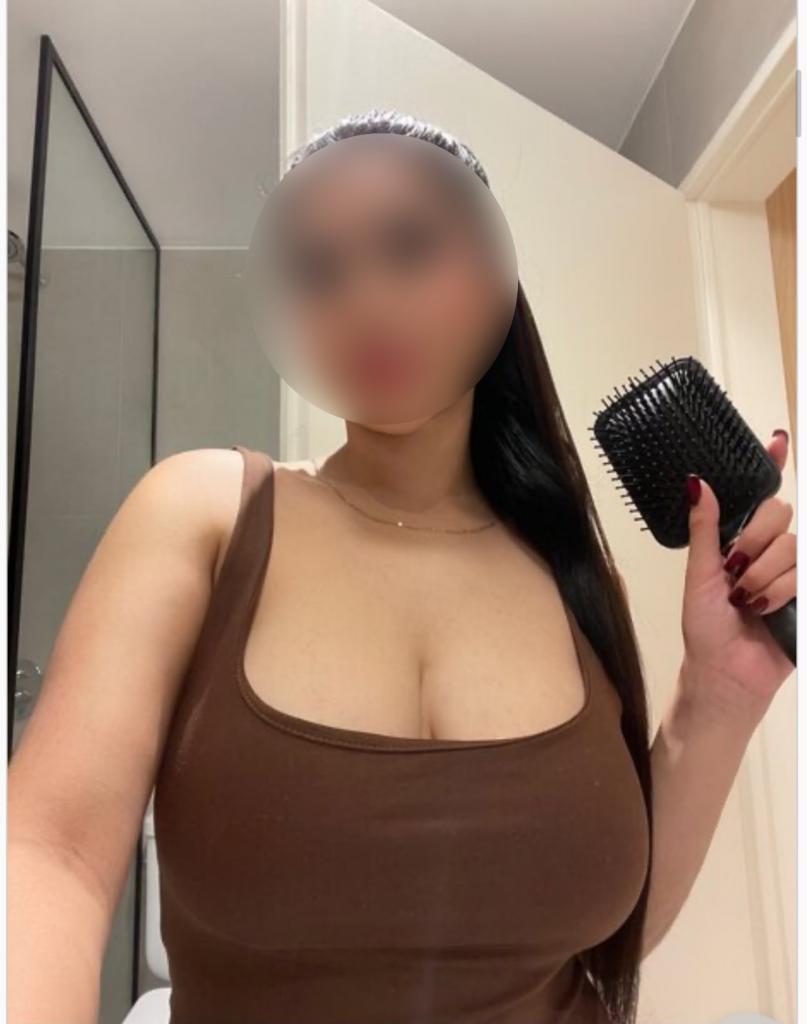 611297190: Chica busca chico en Sevilla