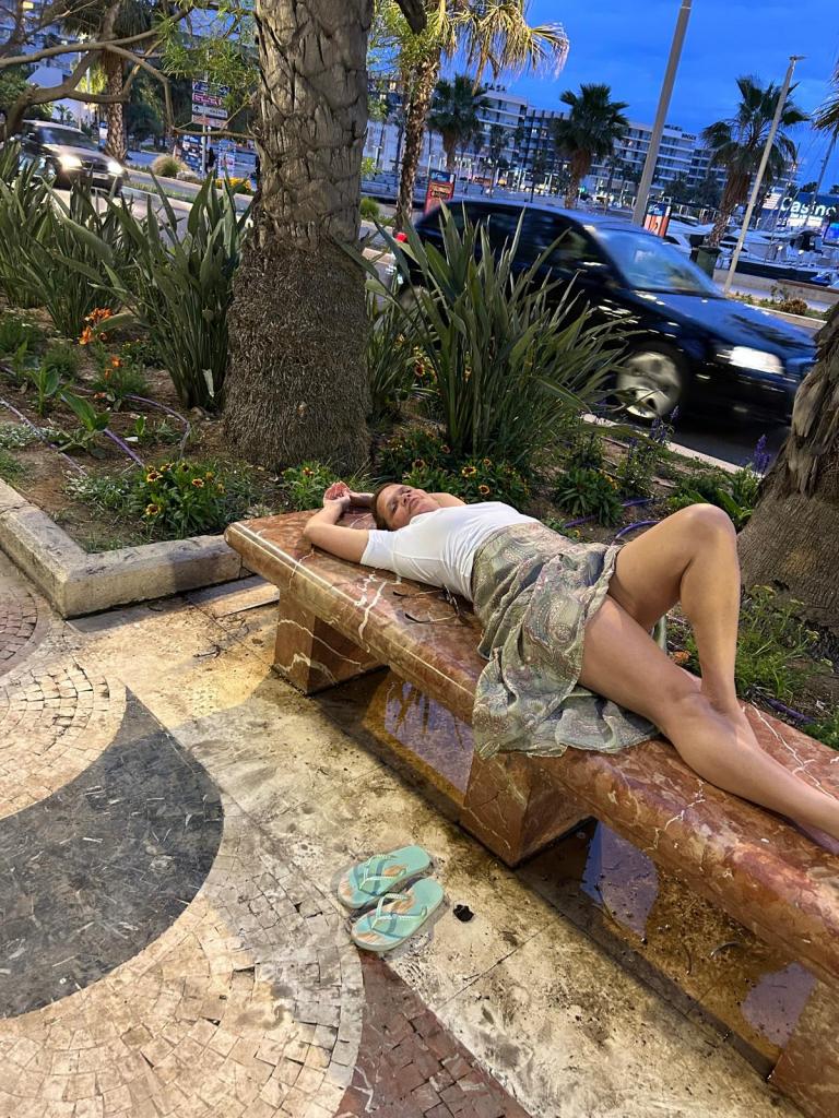 614096578: Chica busca chico en Valencia