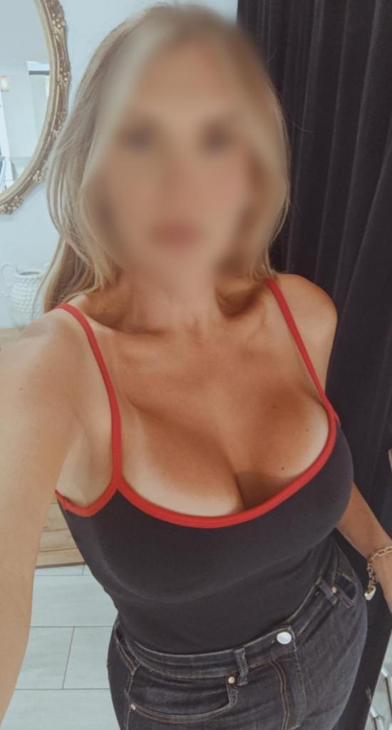 613499313: Chica busca chico en Burgos