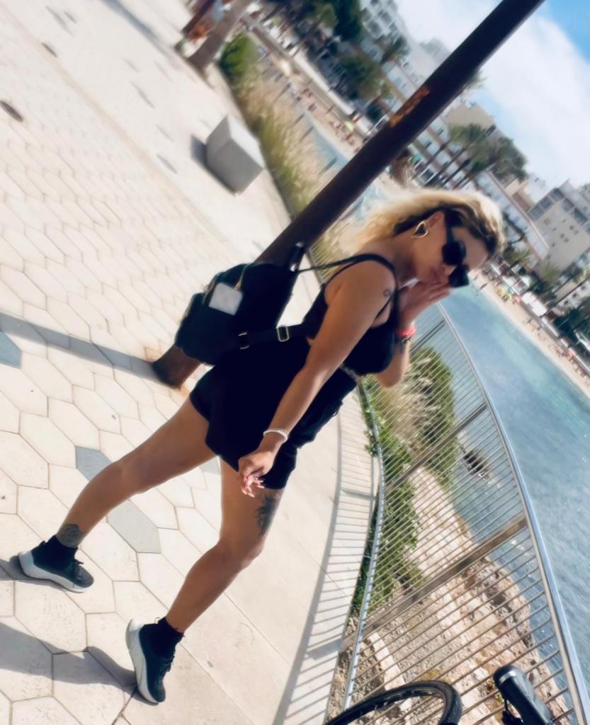 Chica busca chico en Ibiza: 