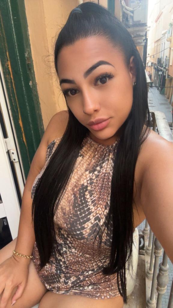 Chica busca chico en Málaga: Chica busca chico