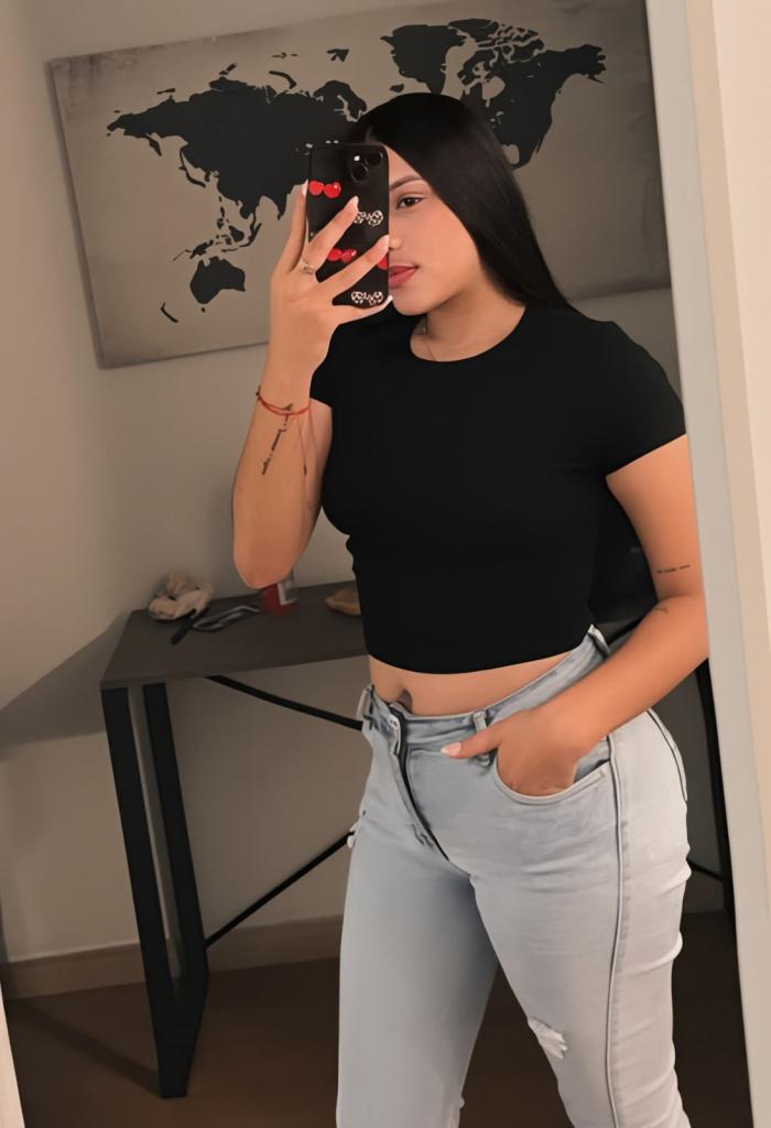 632689954: Chica busca chico en Barcelona