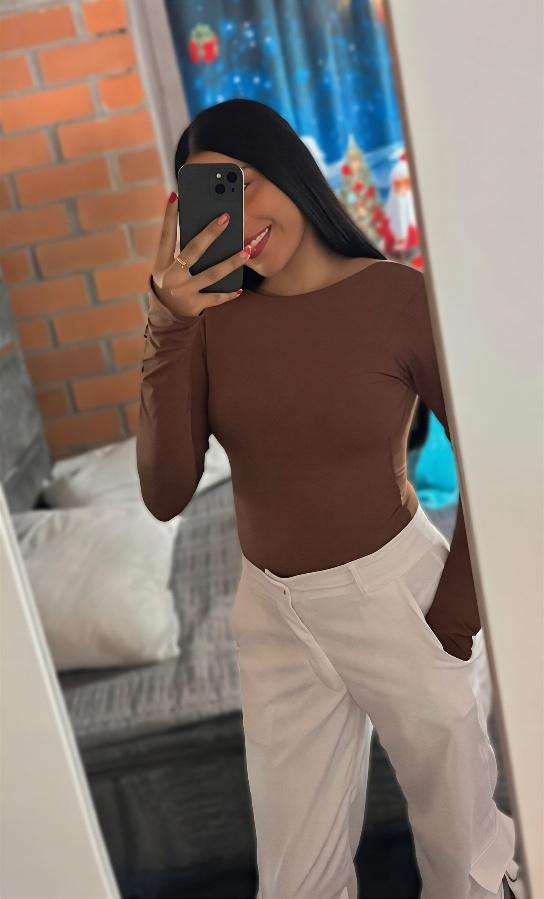 632689954: Chica busca chico en Barcelona