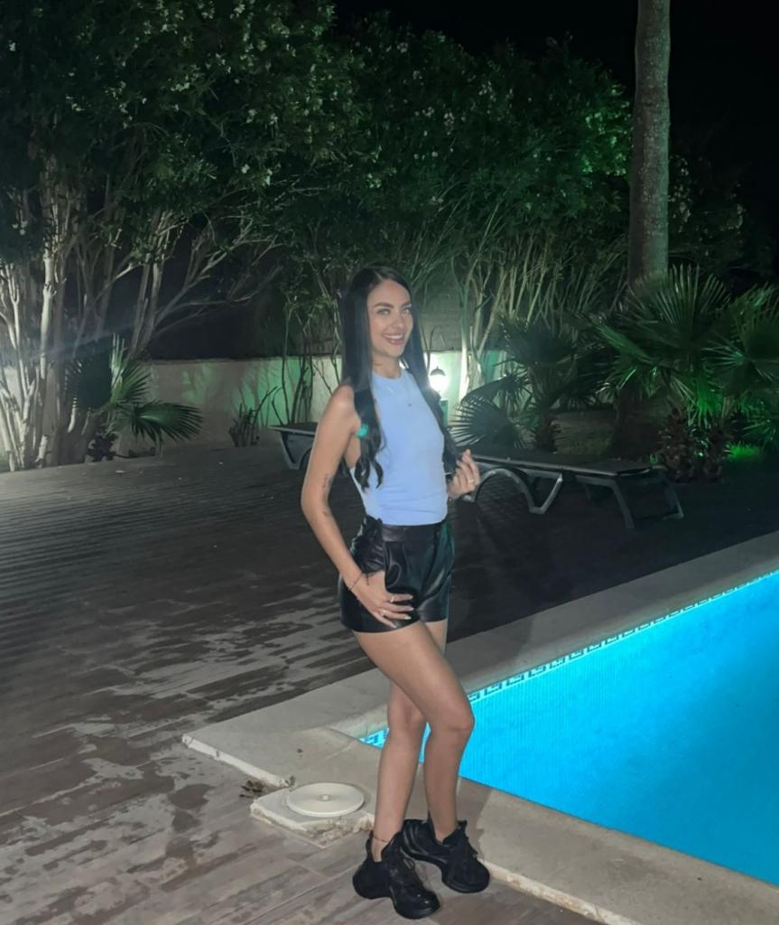 610983029: Chica busca chico en Madrid