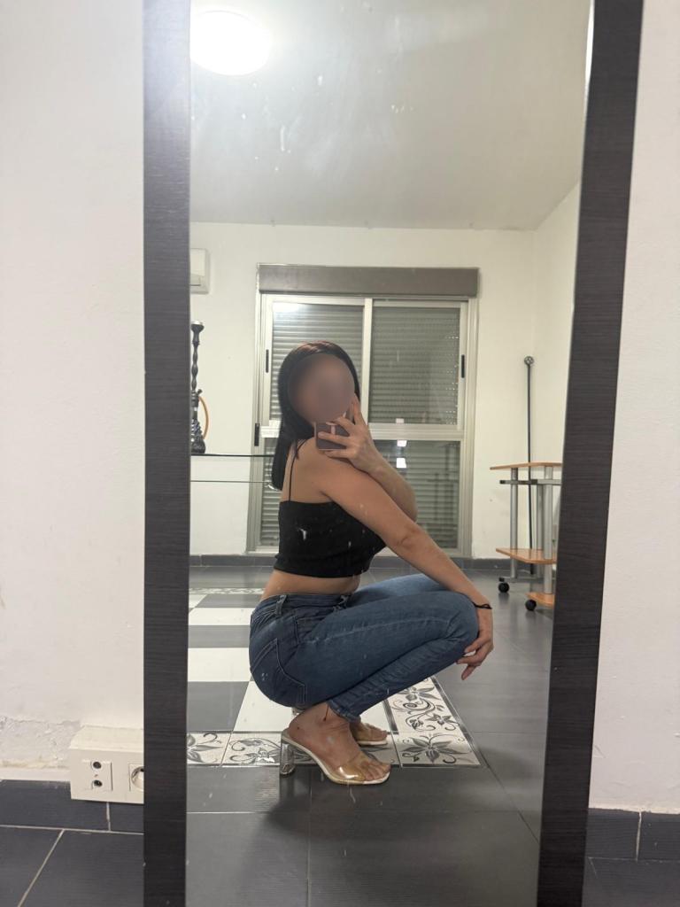 614839430: Chica busca chico en Granada