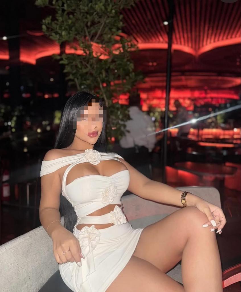 Chica busca chico en Ibiza: Chica busca chico