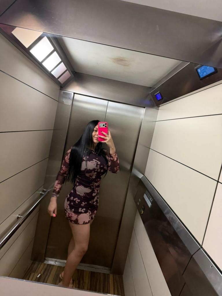 631994687: Chica busca chico en Gerona