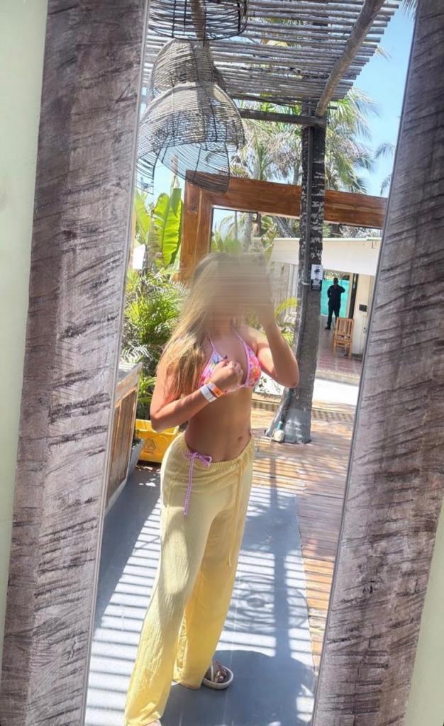 743070118: Chica busca chico en Tenerife