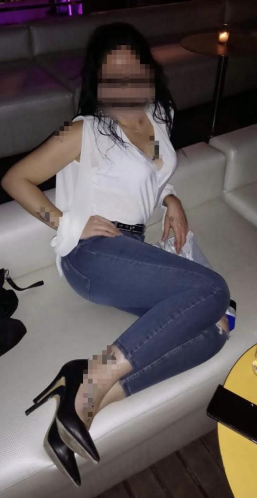 656342878: Chica busca chico en Sevilla