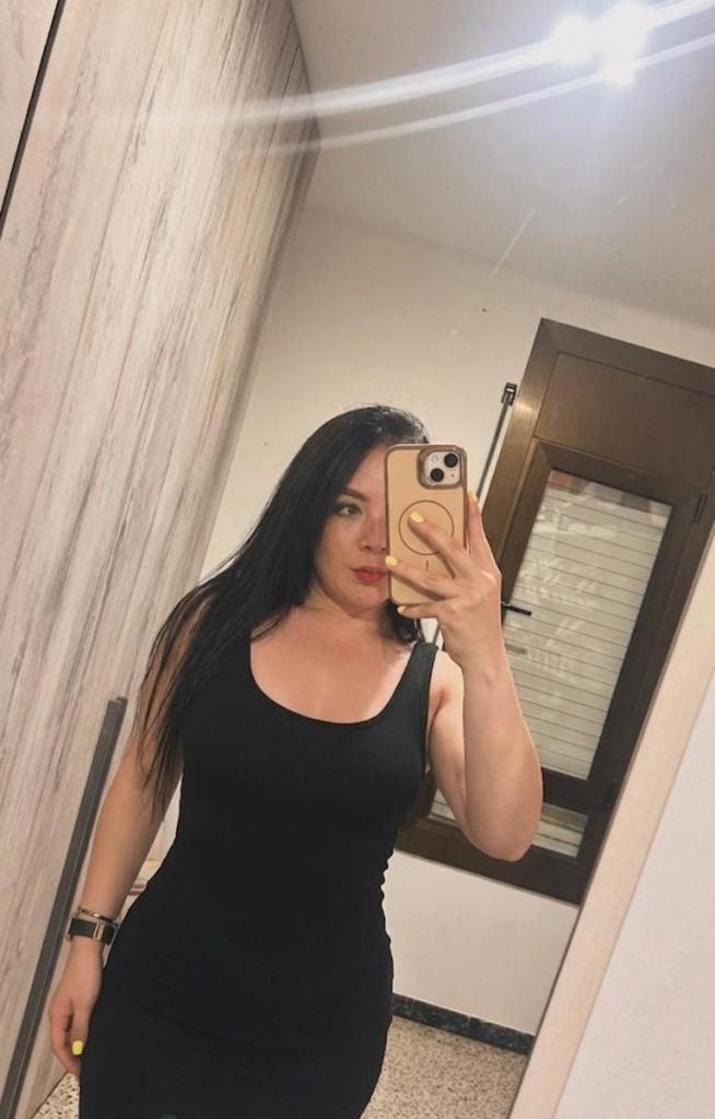 Chica busca chico en Ibiza: 