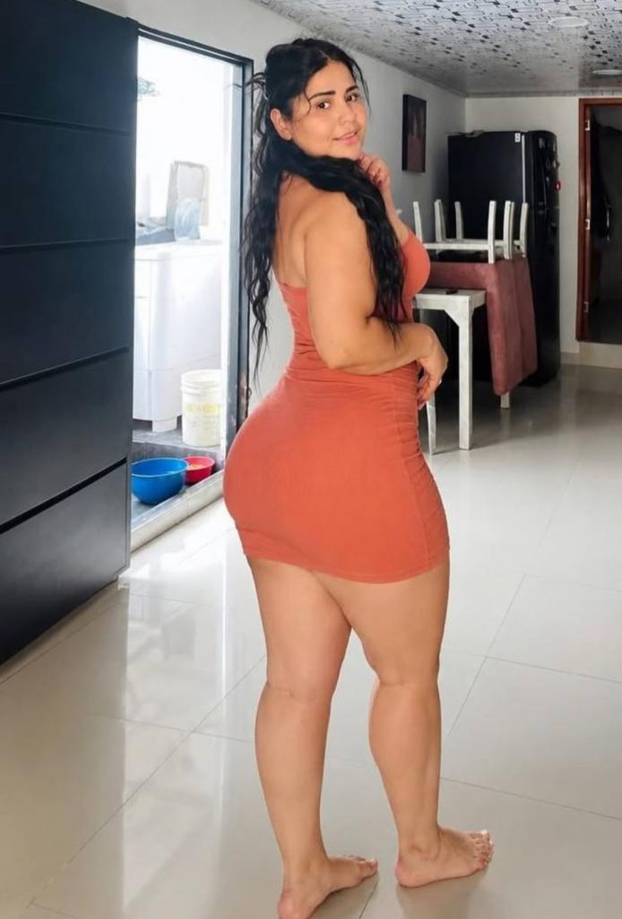 654595137: Chica busca chico en Barcelona