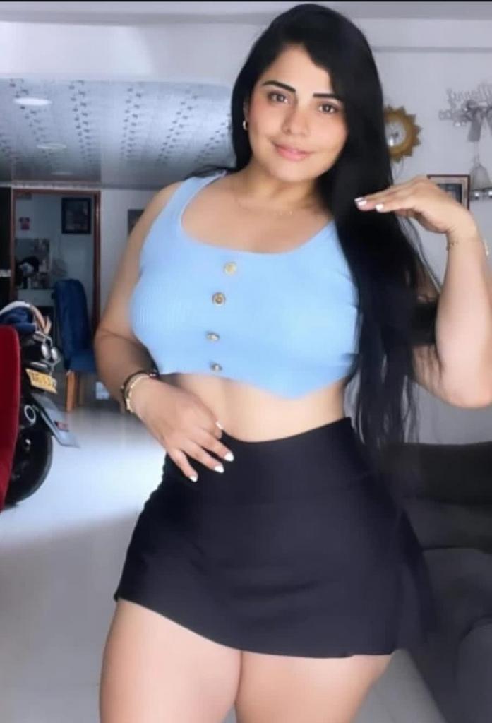 654595137: Chica busca chico en Barcelona