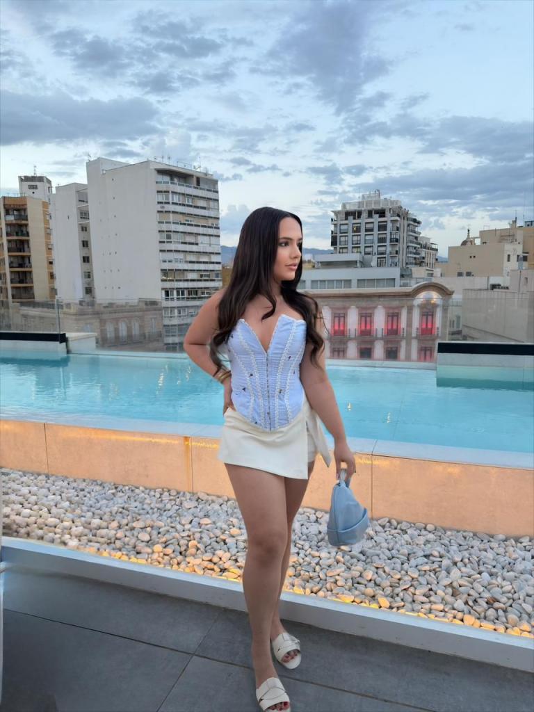 642078536: Chica busca chico en Almería