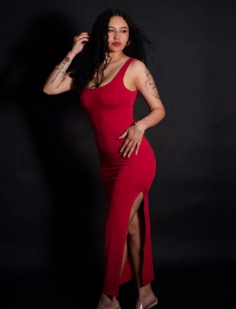 666314466: Chica busca chico en Ibiza