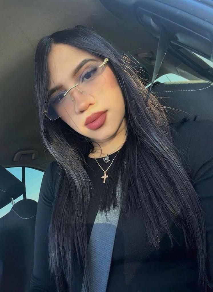 743079674: Chica busca chico en Gerona