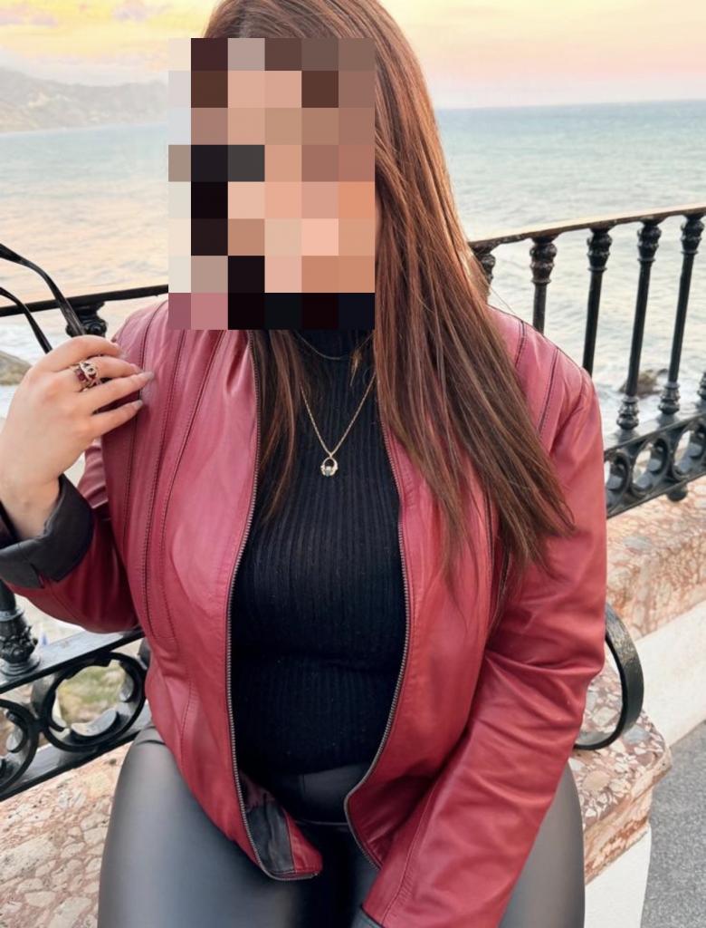 607828044: Chica busca chico en Málaga