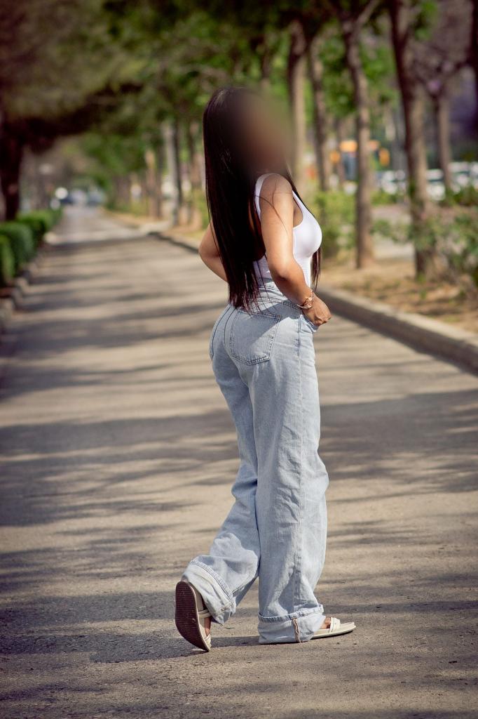 Chica busca chico en Alicante: Chica busca chico