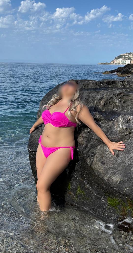 Chica busca chico en Almería: 