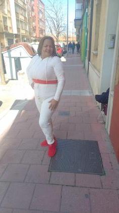 611214295: Chica busca chico en Sevilla