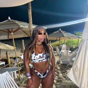 631973869: Chica busca chico en Barcelona