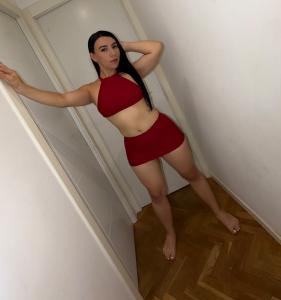 613755852: Chica busca chico en Madrid