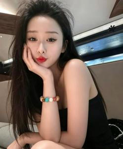 667608456: Chica busca chico en Gerona