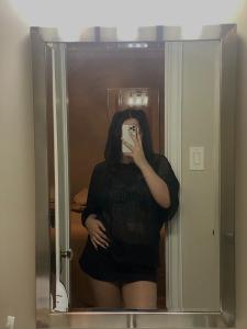 657658596: Chica busca chico en Sevilla