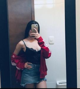 624751354: Chica busca chico en Sevilla