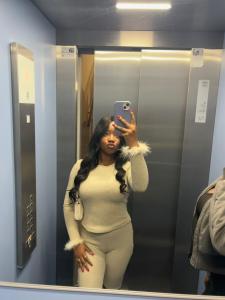 744253885: Chica busca chico en Málaga