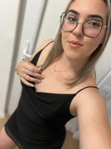 692121062: Chica busca chico en Cáceres