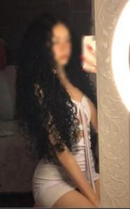 672051155: Chica busca chico en Madrid