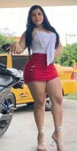654595137: Chica busca chico en Barcelona