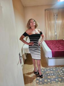 661050063: Chica busca chico en Madrid
