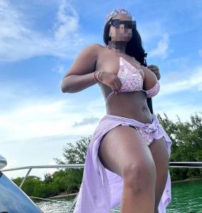 613860796: Chica busca chico en Sevilla